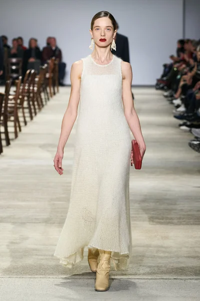Look 28